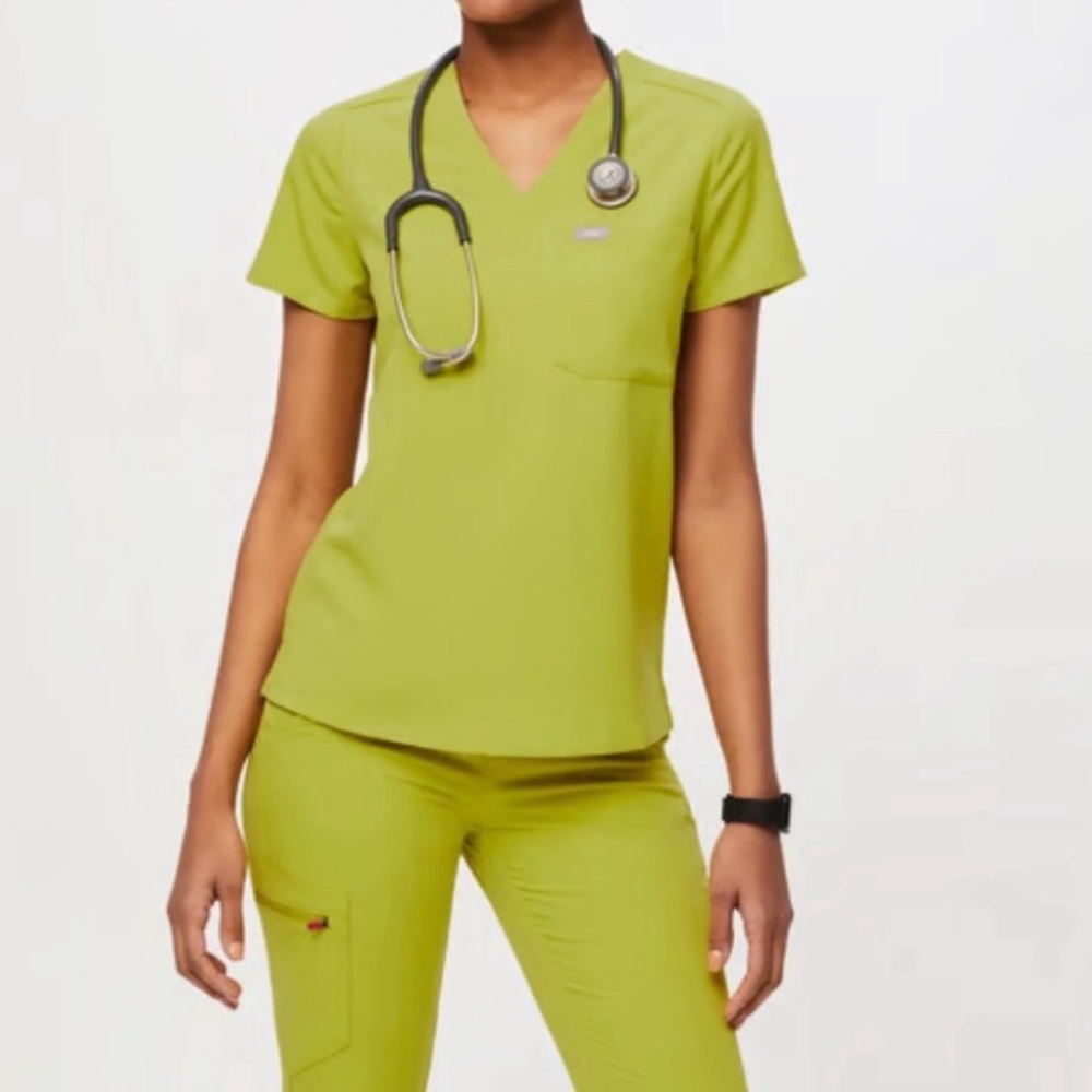 🍏 FIGS Limeade Scrubs — Top + Skinny Pant Set (Size Small) 🍏